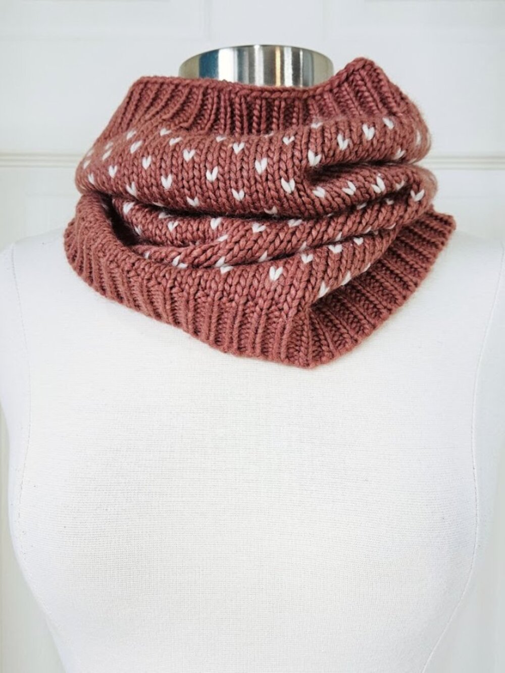 LC Lauren Conrad Pink Cowl Neck Wrap Scarf Chunky Knit Heart Neck New Tags White